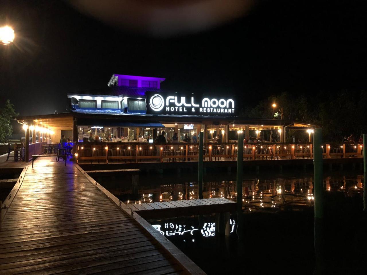 Full Moon Hotel & Restaurant Salinas Bagian luar foto
