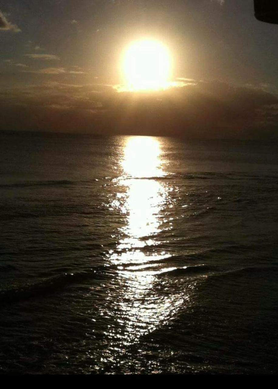 Full Moon Hotel & Restaurant Salinas Bagian luar foto